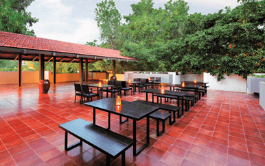 Courtyard cafe in Signature Club Resort in Bangalore